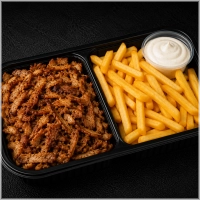 Friet, Shoarma en knoflooksaus