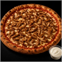  &nbsp;&nbsp;&nbsp;Tomatensaus, mozzarella, shoarma en een bakje knoflooksaus
